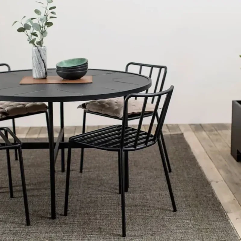 Outdoor Round Dining Table