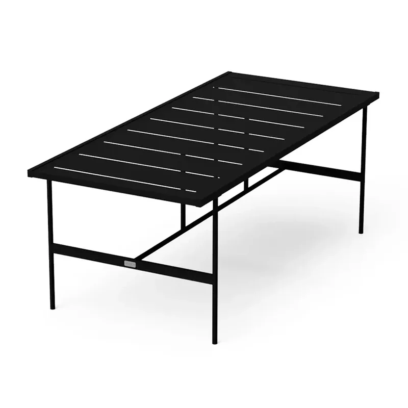 میز ناهار خوری مستطیلی در فضای باز